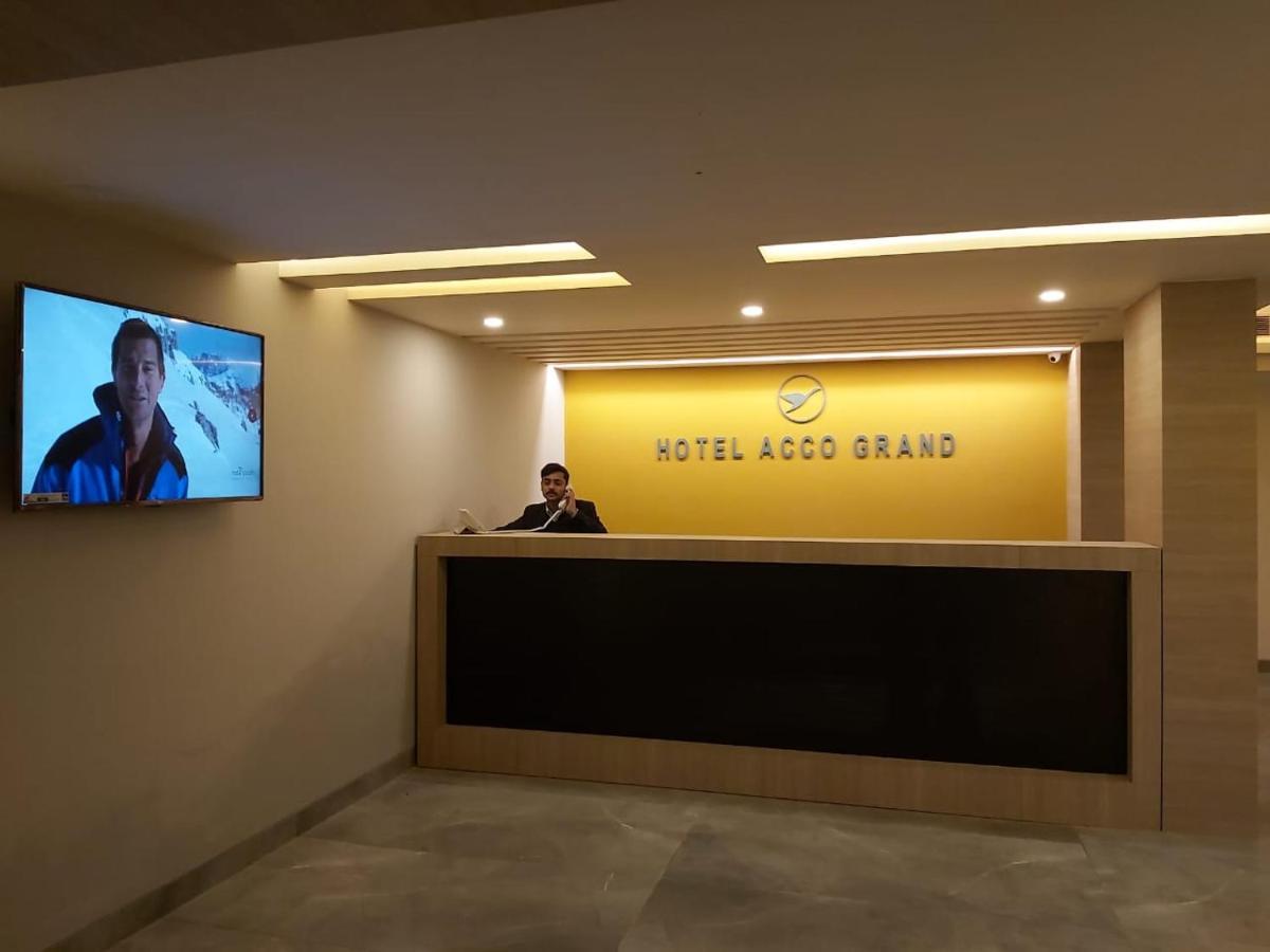 Acco Grand Hotel Lucknow Bagian luar foto
