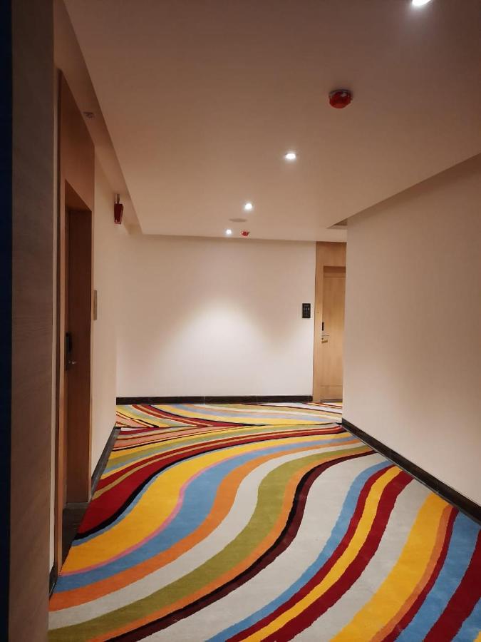 Acco Grand Hotel Lucknow Bagian luar foto